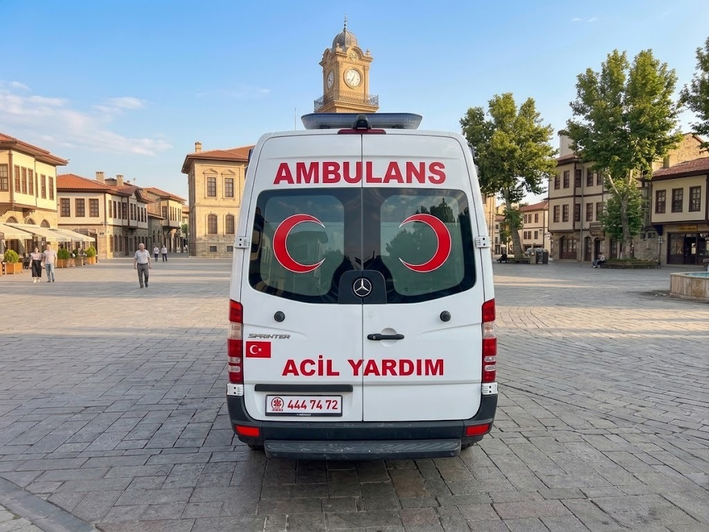 SEM Ambulans arka görünüm